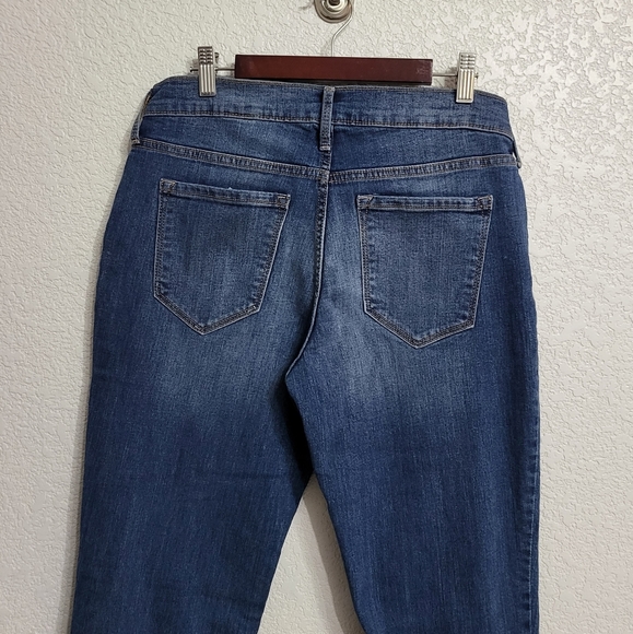 NWOT Old Navy Original Mid-Rise Women's Jeans. Size 6 - Picture 3 of 5